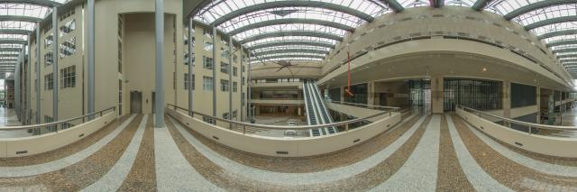 Panorama vaan de lichte hal van de Statenpassage.