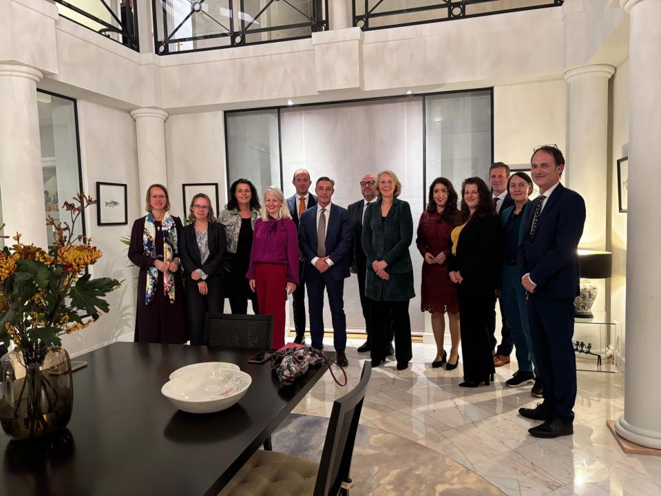 Een groepfoto van de delegatie bij de Permanente Vertegenwoordiging van de Nederland bij de Verenigde Naties