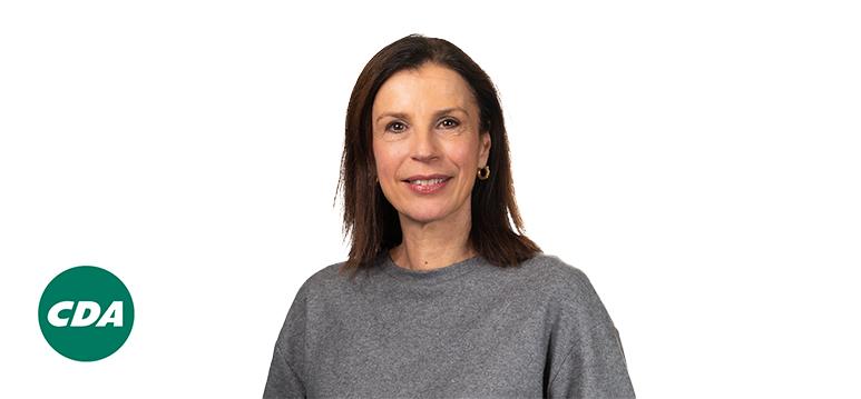 Portretfoto Judith Bühler met partijlogo CDA