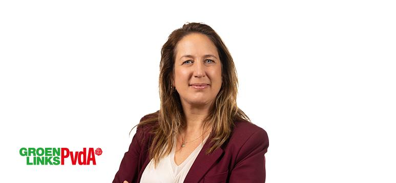 Portretfoto Marjolein Moorman met partijlogo GroenLinks-PvdA