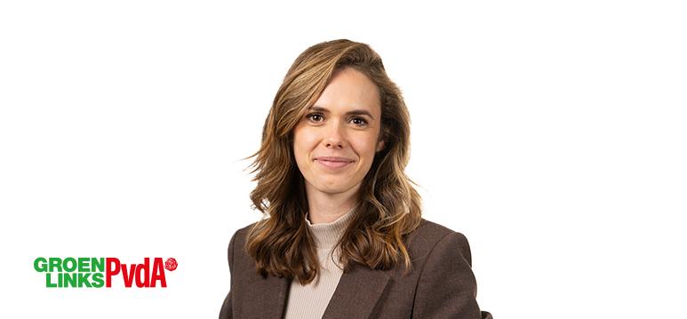 Portretfoto Vliegenthart met partijlogo GL-PvdA.