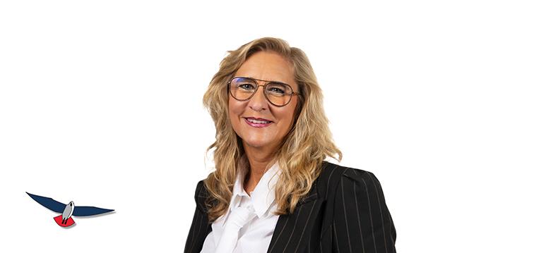 Portretfoto Rachel van Meetelen met partijlogo PVV