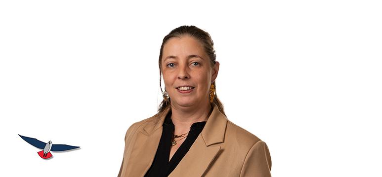 Portretfoto Nicole Moinat met partijlogo PVV