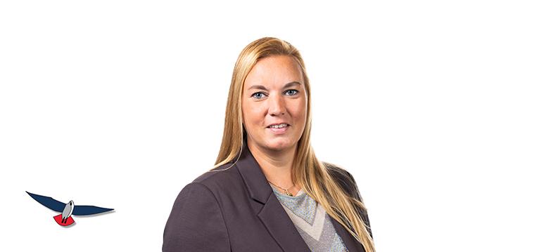 Portretfoto Schilder met partijlogo PVV.