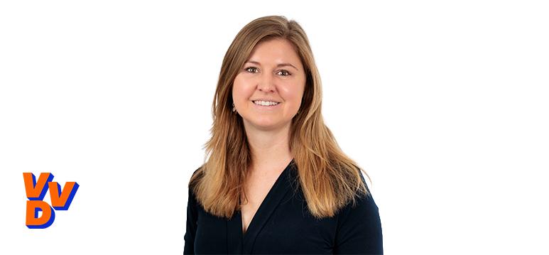 Portretfoto Alisha Müller met partijlogo VVD