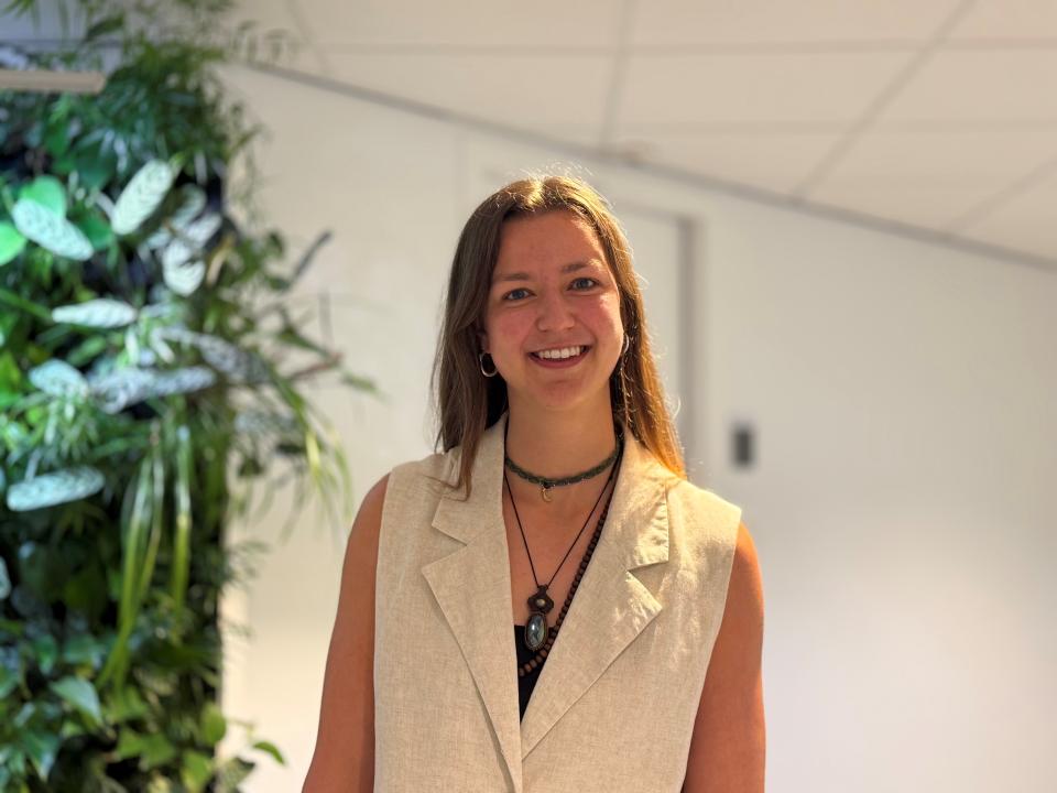 Lisa tijdens het v100-debat.