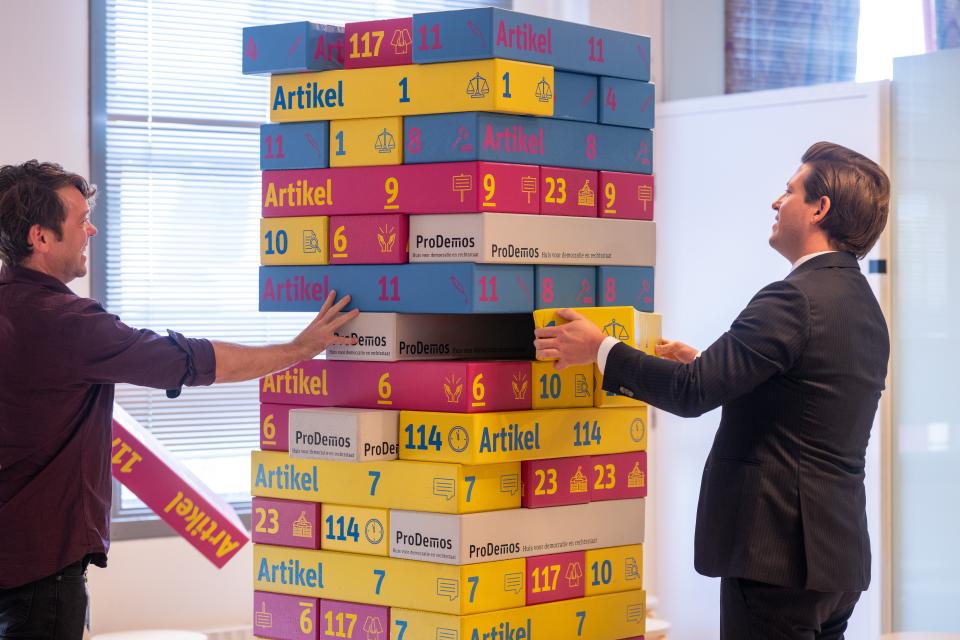 Kamervoorzitter Thom van Campen bezoekt ProDemos. 