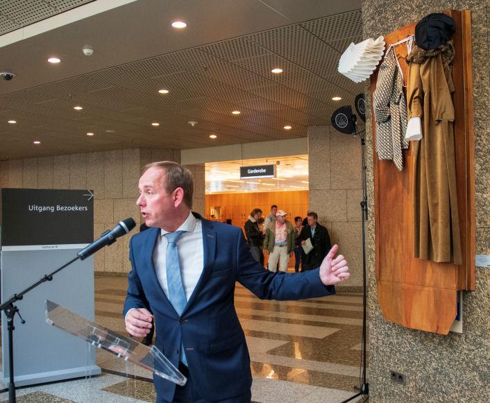 SGP-Partijleider Kees van der Staaij speecht bij de onthulling van het kunstwerk