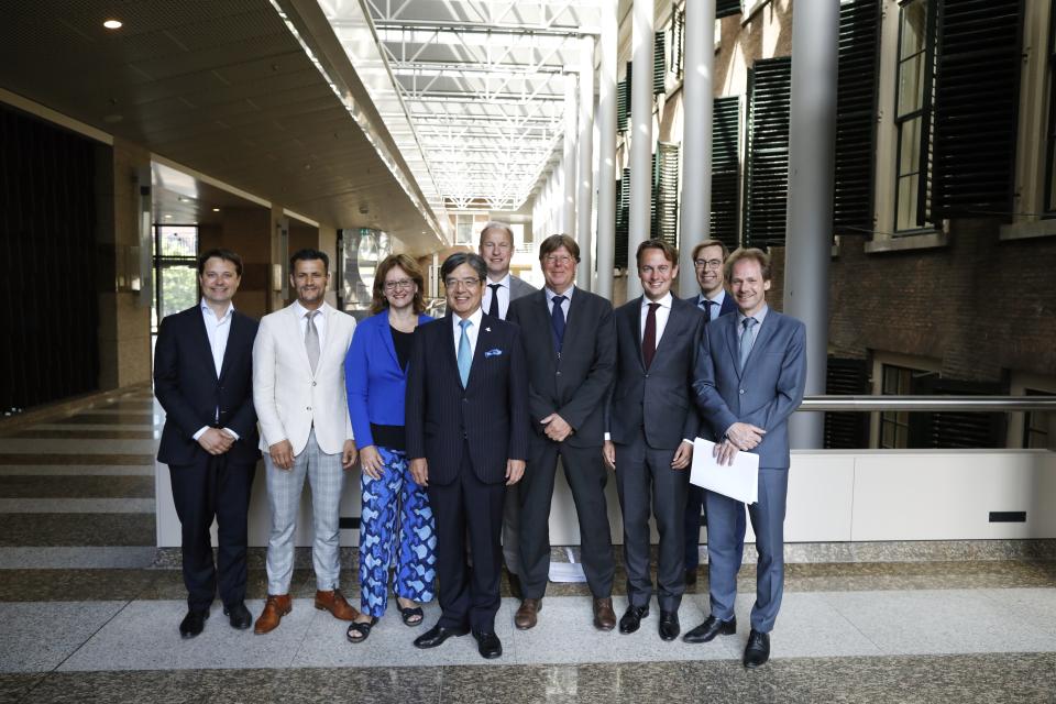De vaste Kamercommissie Financiën ontvangt Hiroshi Inomata, de Japanse ambassadeur in Nederland