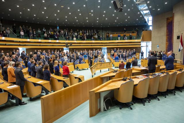 Kamer herdenkt slachtoffers aanslagen Utrecht en Nieuw-Zeeland