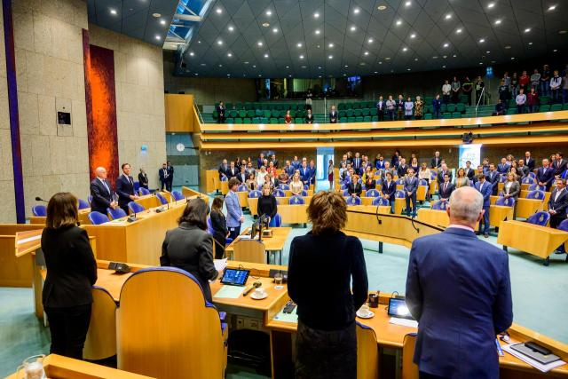 Tweede Kamer herdenkt journalist Max van Weezel