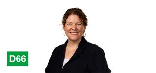 Portretfoto Anne-Marijke Podt met partijlogo D66